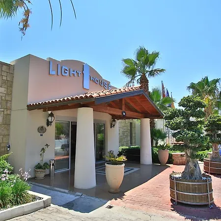 酒店 Lighthouse 4*