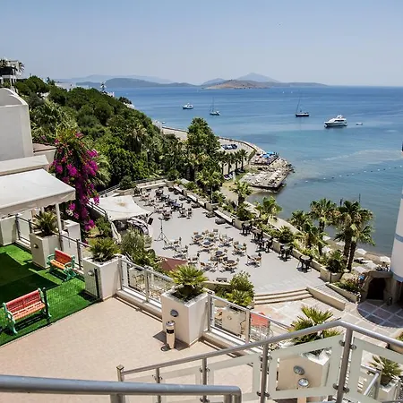 Hotel Lighthouse 4*