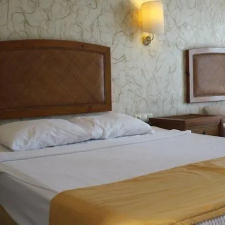 Lighthouse Hotel 4*